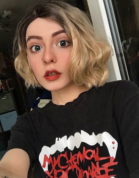 ニューハーフ POV OnlyFans 無料セクシー 画像