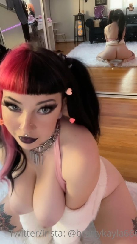 Bratty Kayla ポルノモデル 写真