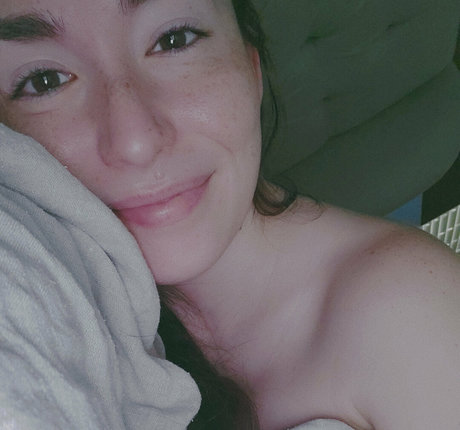 GoddessZoey 裸の女優 画像