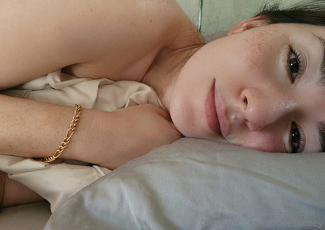 GoddessZoey アダルトスター アーカイブ