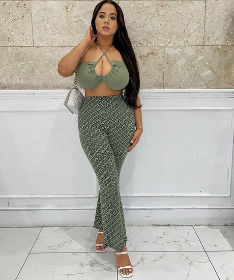 ビキニストリップOnlyFans HD 写真