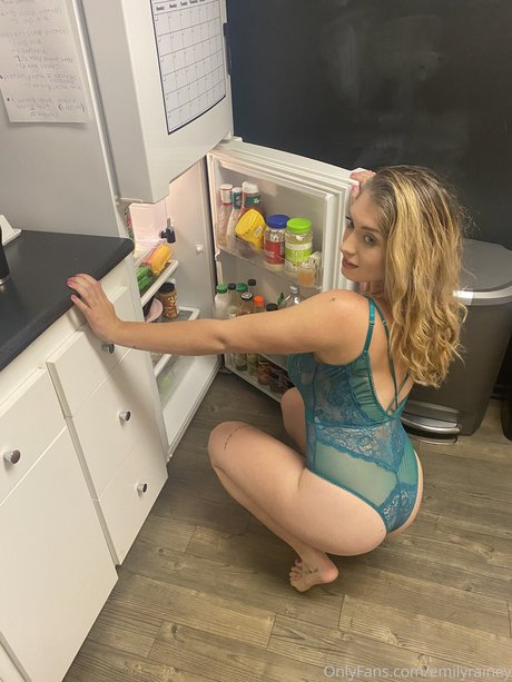 Emily Rainey 素敵なポルノスター 写真