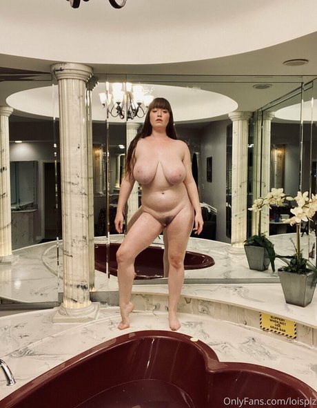 loisplz ポルノスター 裸 画像