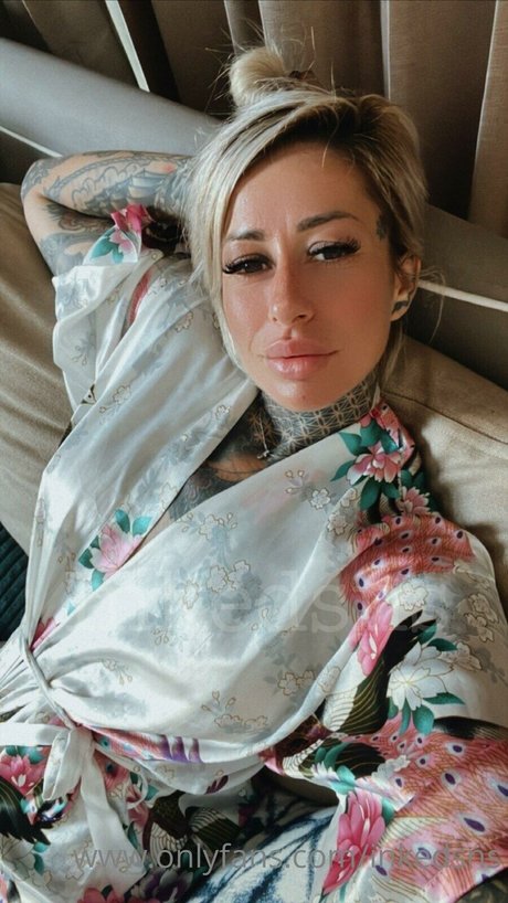 アジアンシャワー OnlyFans セクシー 写真