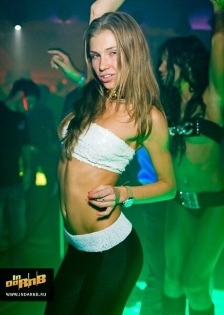 寝取られ異人種間OnlyFans ポルノグラフィック 写真