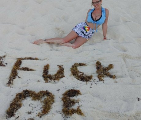 _laycee ポルノスター 画像