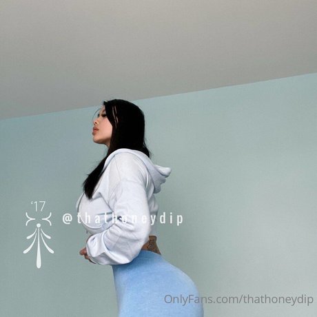 巨乳 射精 OnlyFans ヌード 写真