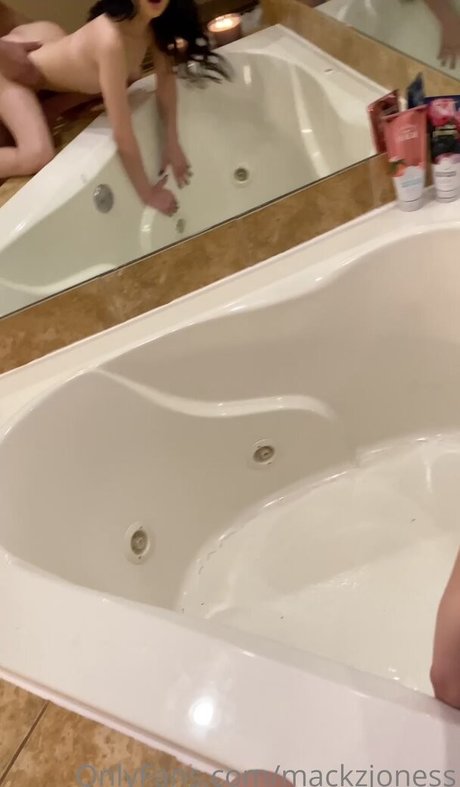 フランス人熟女OnlyFans 無料ヌード 写真