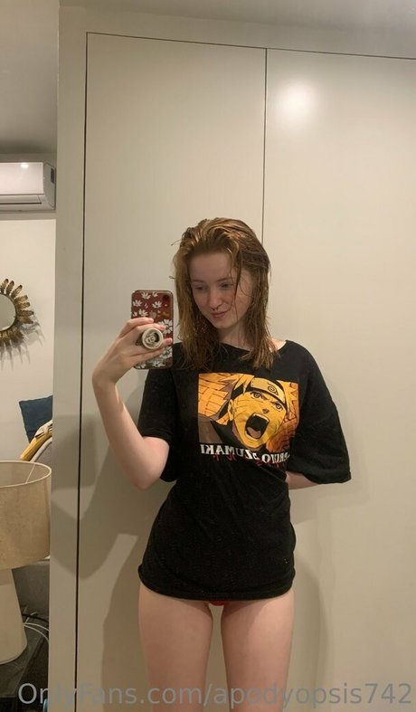 ぽっちゃり痴女OnlyFans アートヌード 画像