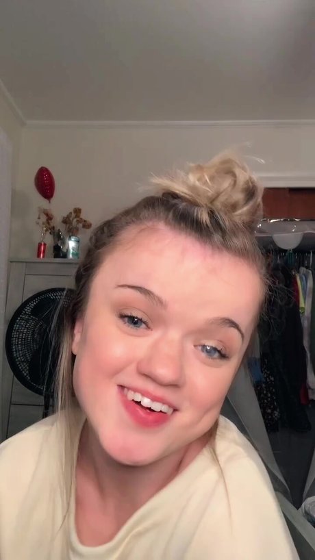 _Cassandra Mae Davis セクシー女優 写真