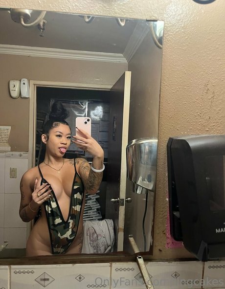 ブルネットのPOV OnlyFans HD 画像