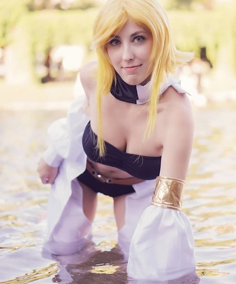 Pink Fluffy Kitchicorn 無料女優 写真