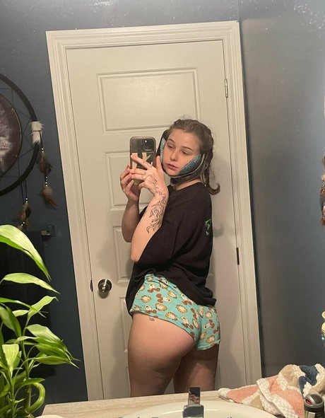 シシーオンリーファンズ セックス 画像