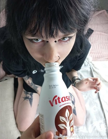 siouxsie steele ポルノスター 写真