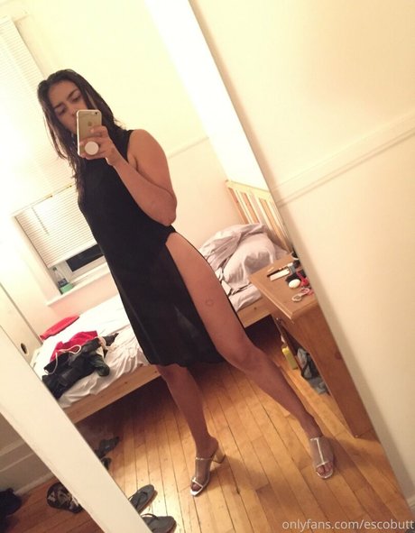 ニューハーフ 熟女 OnlyFans ポルノ 写真