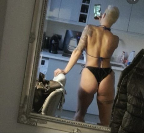 Iamrebeccanicholls セクシーなポルノスター 写真