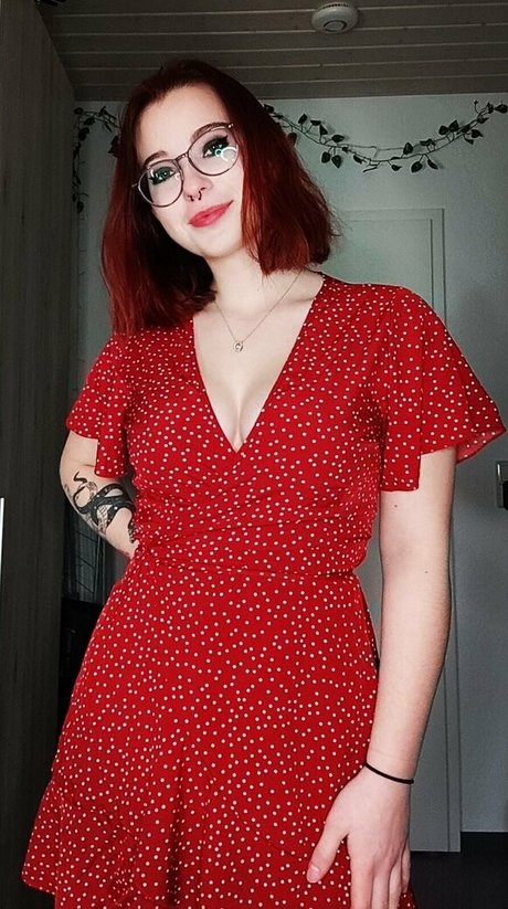 daisy woods エロティック女優 写真