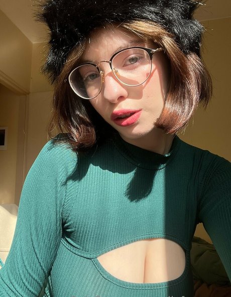 emilychannel 独占ポルノスター 画像