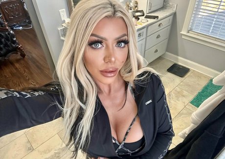 karmarxfree ポルノモデル 画像