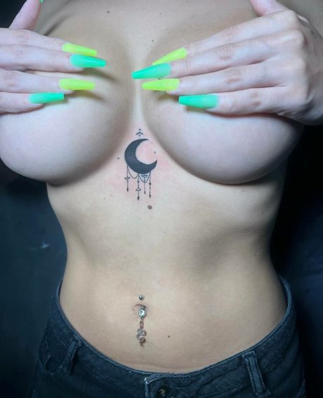 金髪ストリップOnlyFans セックス 写真