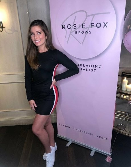 Nikki Sanderson かわいいポルノスター 写真