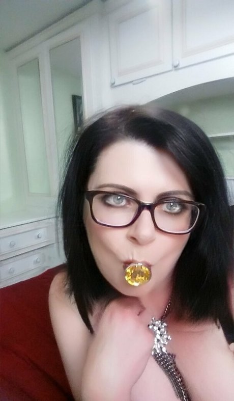 maturebustymom セクシーモデル 画像