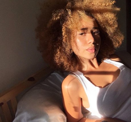 xulanichristine 無料モデル 画像