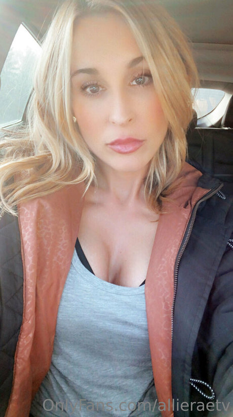 ティーンヌードOnlyFans セクシー 画像