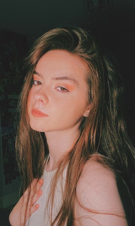 Laura Anne ポルノモデル 写真