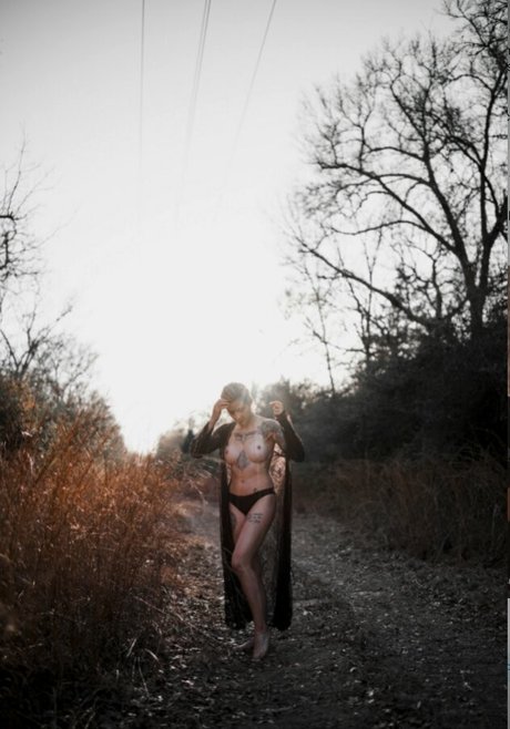 デカ尻ジーンズ OnlyFans トップ 画像