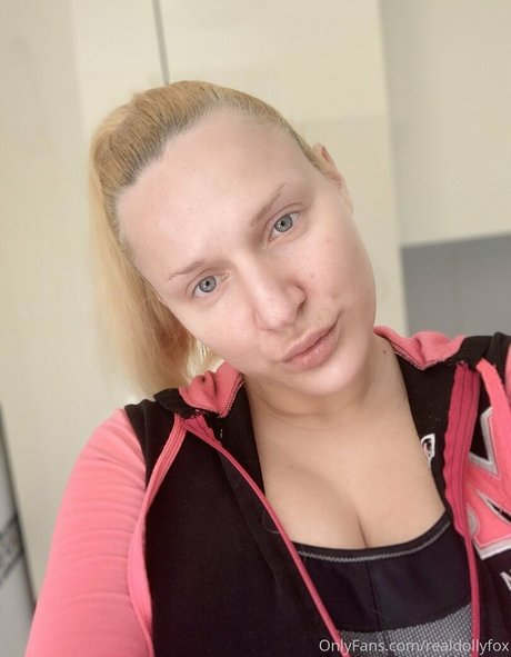 dollyfoxvip エロティックなポルノスター 写真