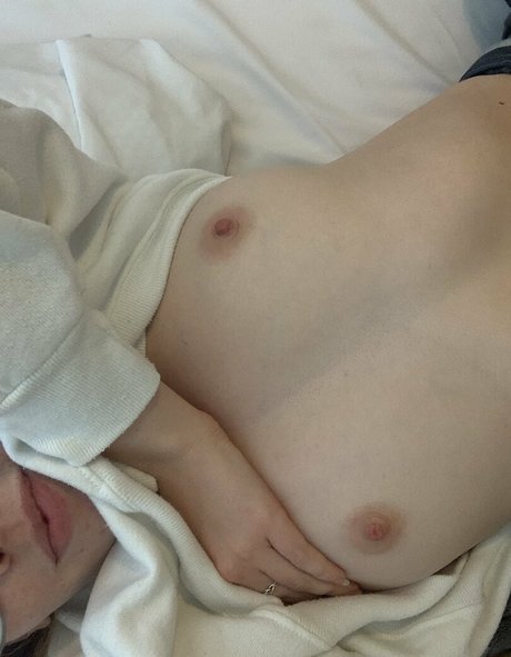 アジアンレディボーイ OnlyFans ヌード 画像