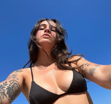 Bea Miller ポルノスター 可愛い 写真