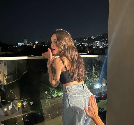 Bea Miller アートスター 画像