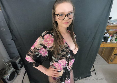 jessaerosaexxx アダルトスター ギャラリー