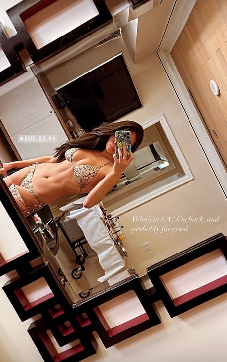 ブルネットの教師OnlyFans 無料xxx 写真