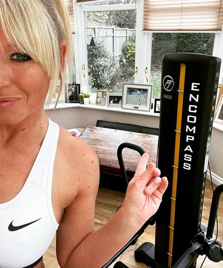 トップレスOnlyFans ホットxxx 写真