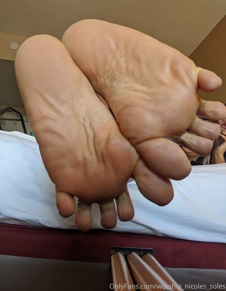 worship nicoles soles 高品質モデル 写真