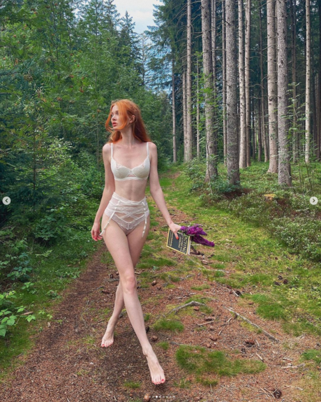 DMV オンリーファン ヌード 画像