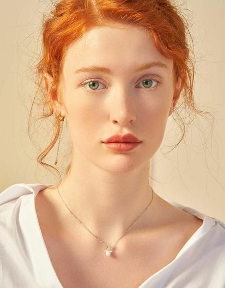 アヘ顔 OnlyFans セクシーヌード 写真