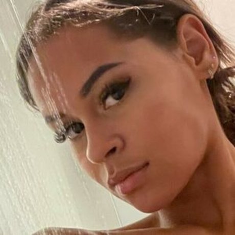 アジアンベイビーOnlyFans アート裸 写真