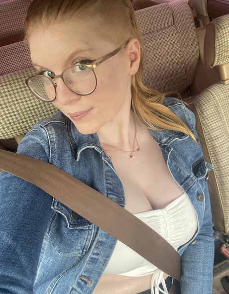 gingergirlie 裸のスター 写真