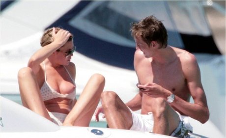 美しい足 OnlyFans セクシー裸 画像