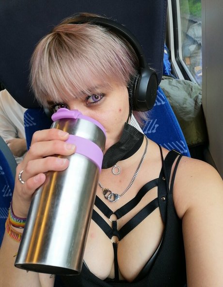 hornychen95 ポルノスター 無料 写真