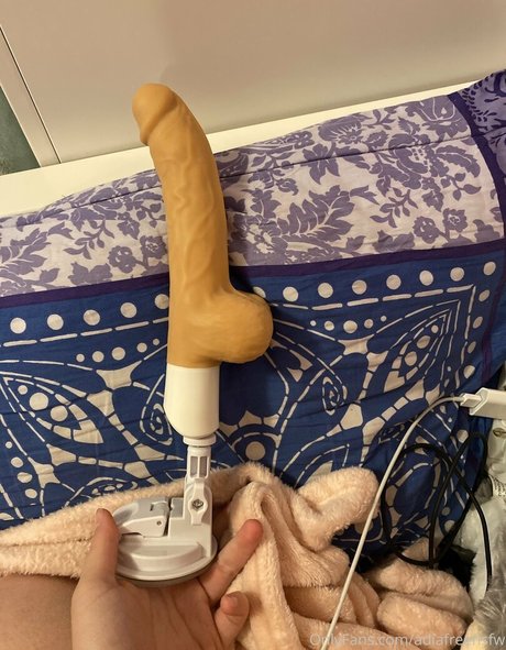 adiafreensfw ポルノスター アダルト 写真