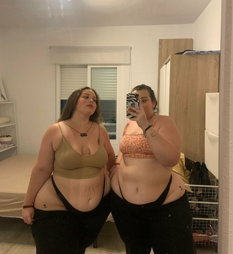 巨乳のマンコOnlyFans アート裸 画像