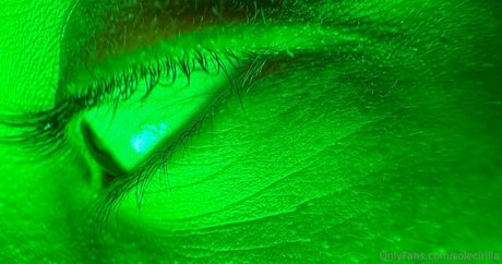 曲線美のティーンズOnlyFans アート裸 ギャラリー