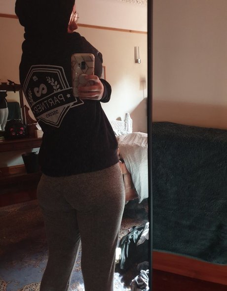 膨らみ OnlyFans ホットセックス 画像