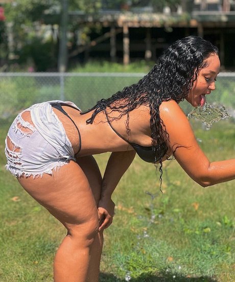 官能的なOnlyFans ヌード 画像