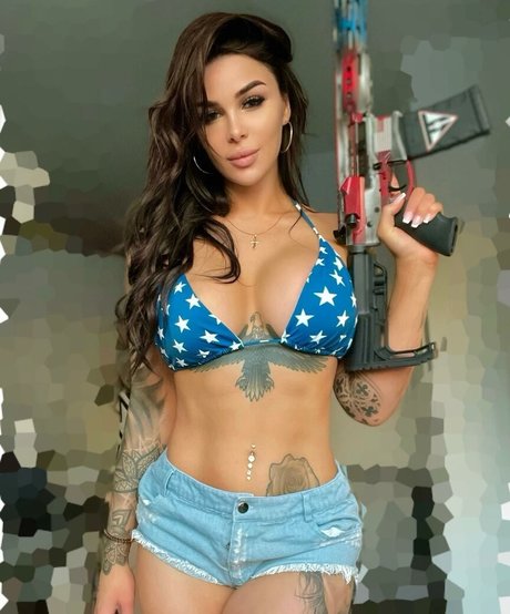 Gun Bunnies セクシーなスター 写真